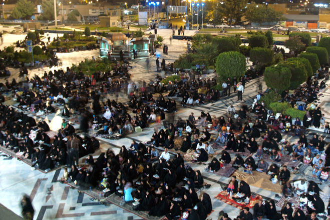 مراسم احیای شب بیست و یکم در زیارتگاه به روایت تصویر