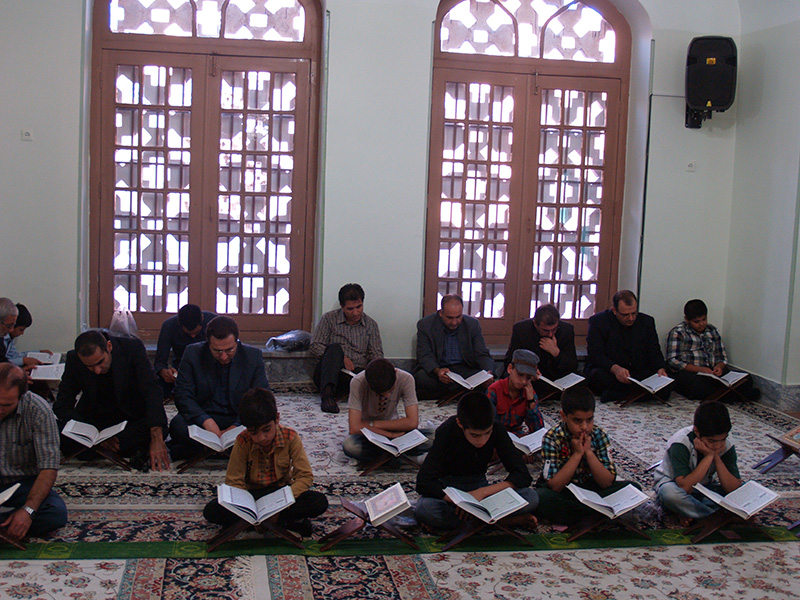 بازدید کارشناسان آستان قدس رضوی از جلسات قرآنی ماه مبارک رمضان