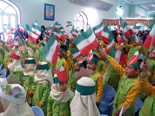 جشن سالروز پیروزی انقلاب اسلامی با حضور نونهالان مهدالرضا