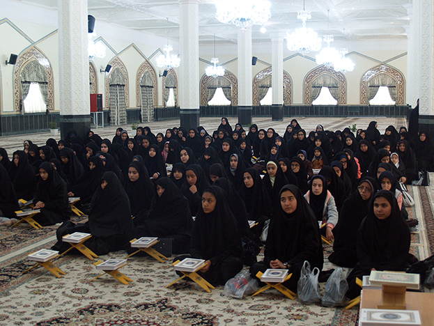 محفل انس با قرآن ویژه دانش آموزان همزمان با هفته وحدت در زیارتگاه شهید آیت ا… مدرس(ره)