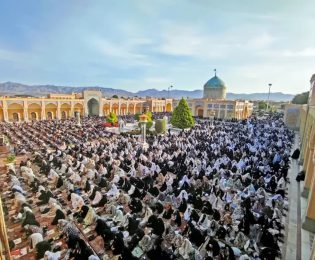 اقامه نماز با شکوه عید سعید فطر در زیارتگاه شهید آیت الله مدرس (ره)